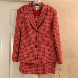 NWT Le Suit Red Skirt/Jacket Suit w/Hanger Sz 18